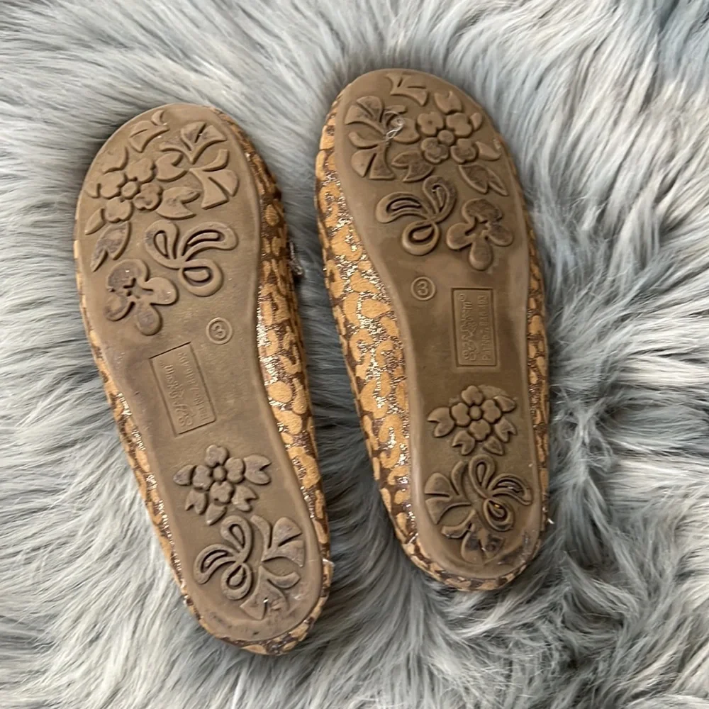 EUC Self Esteem Cheetah Moccasin sz 3